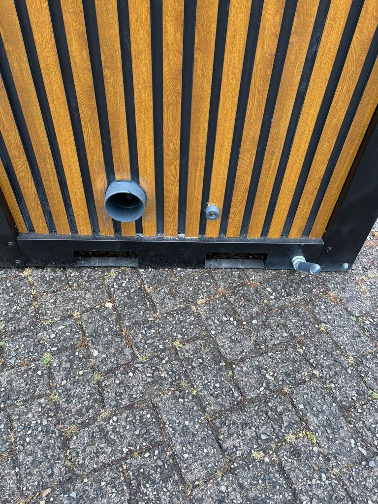 luxe_mobiele_toilet_unit_aansluitingen