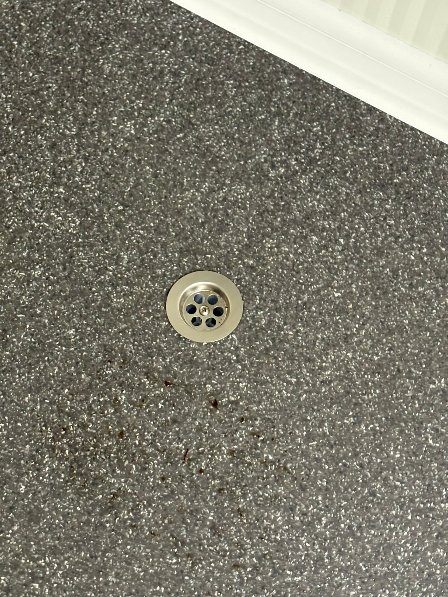 Ingebouwde vloerput in mobiele MIVA toiletunit