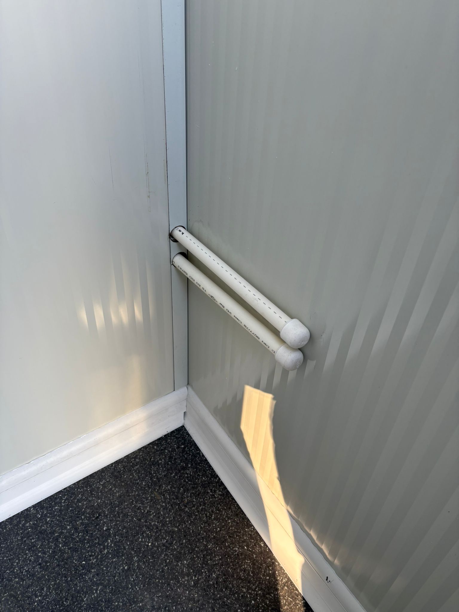 Badkamer met technische ruimte 28