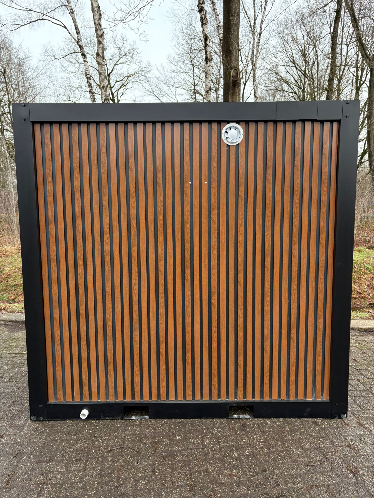 enkele_mobiele_badkamer_achterzijde