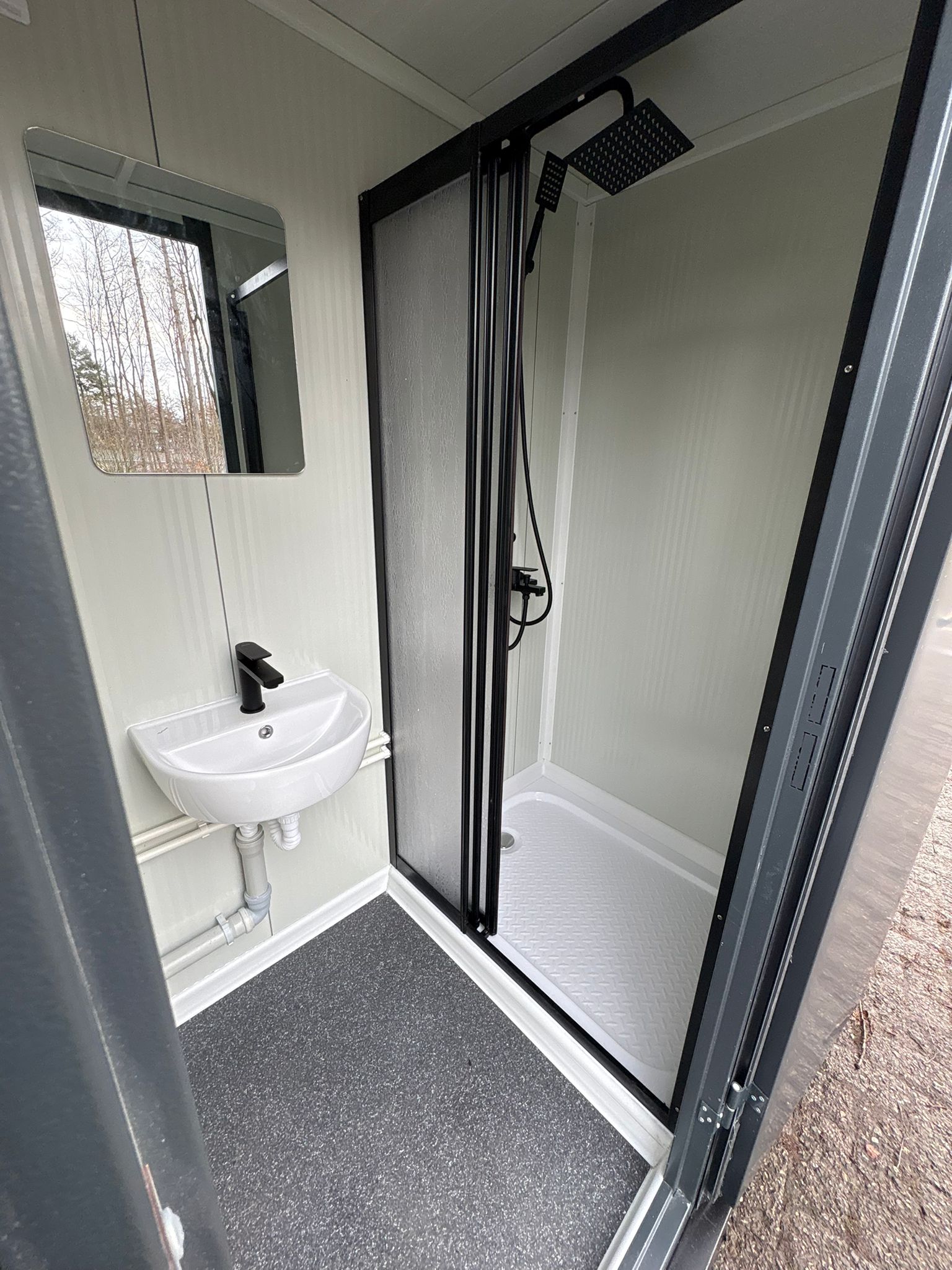 enkele_mobiele_badkamer_doucheruimte_2