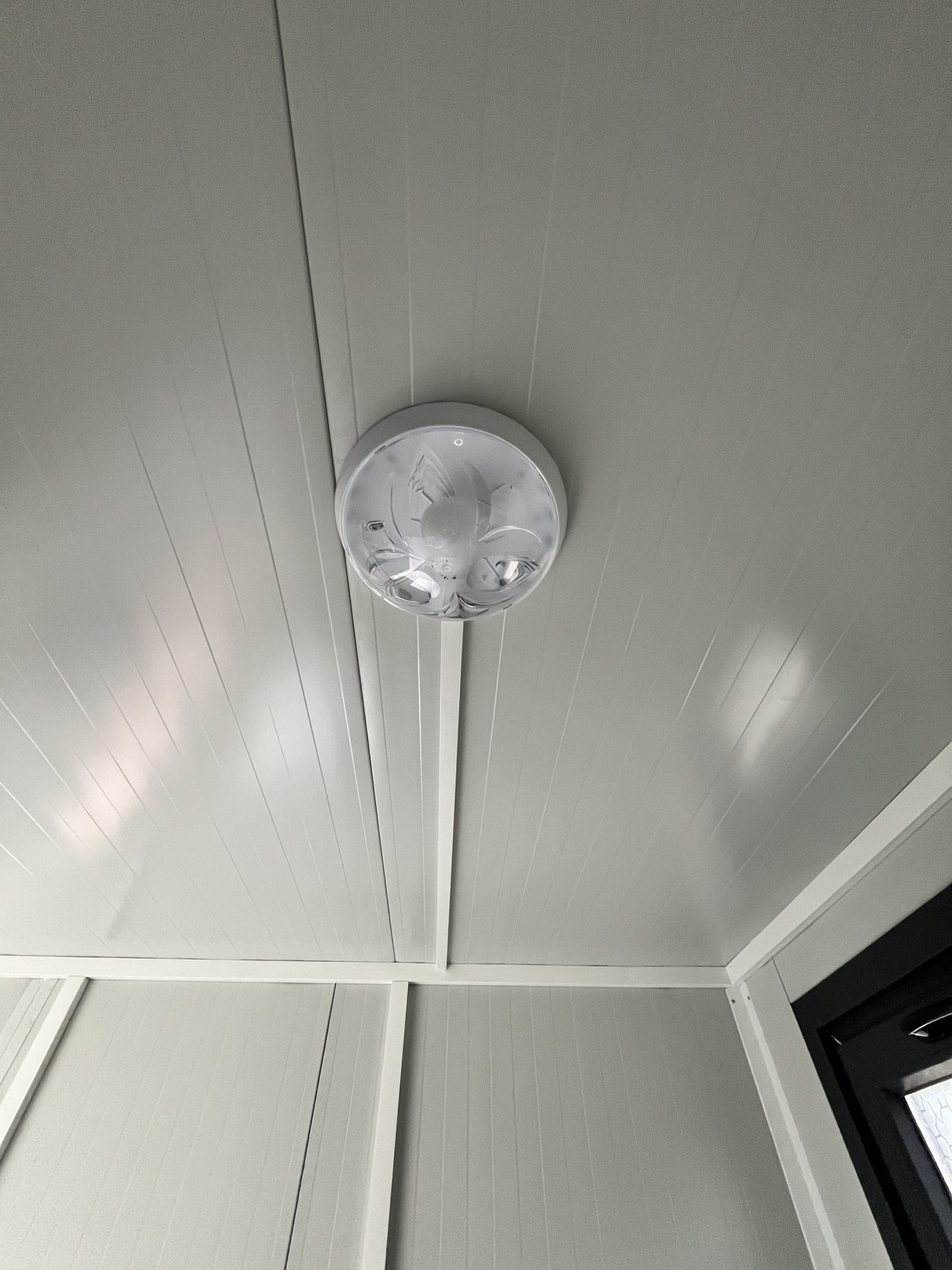 prefab toiletgebouw LED-lamp