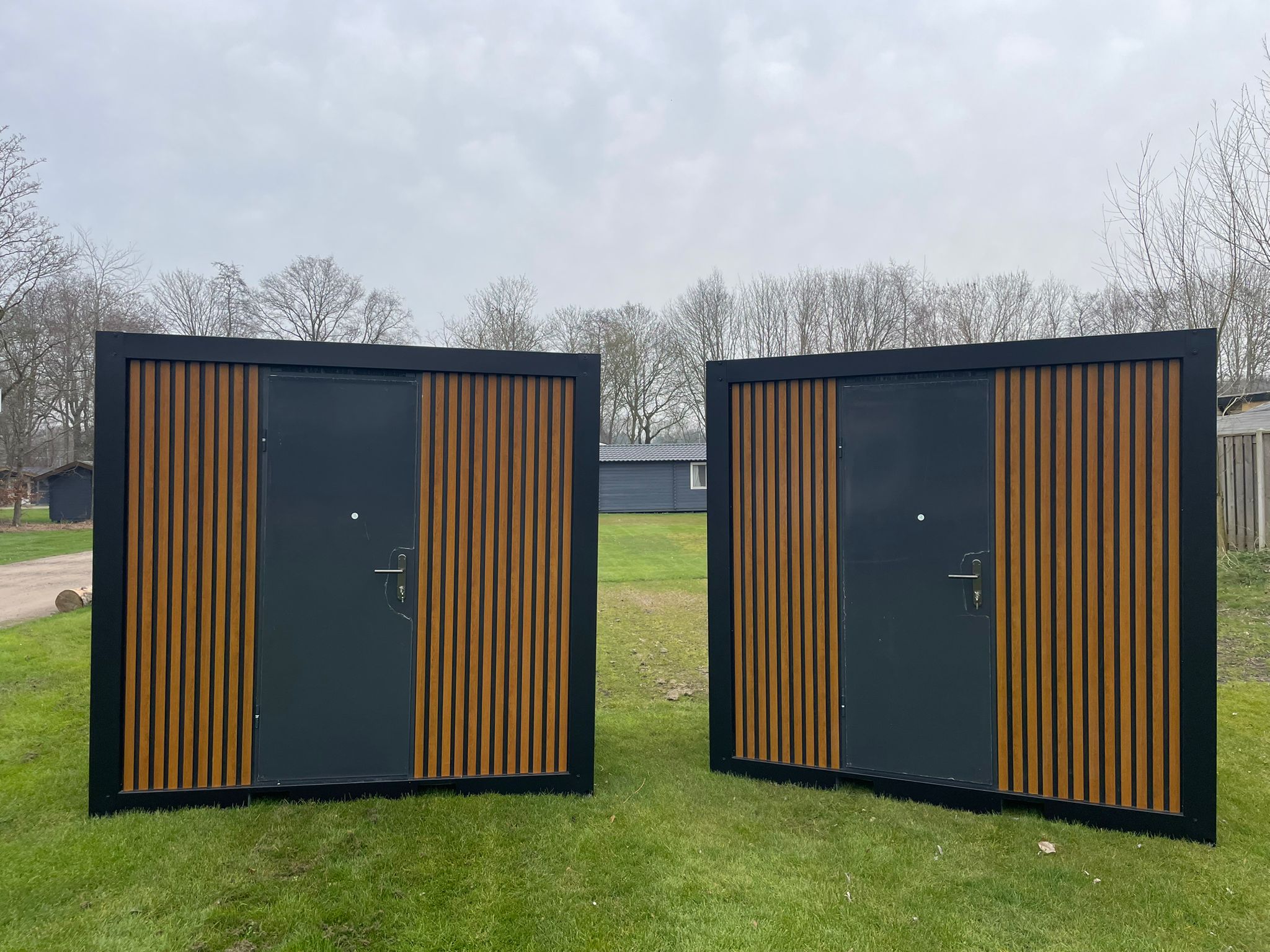 mobiele badkamer units op campingveld