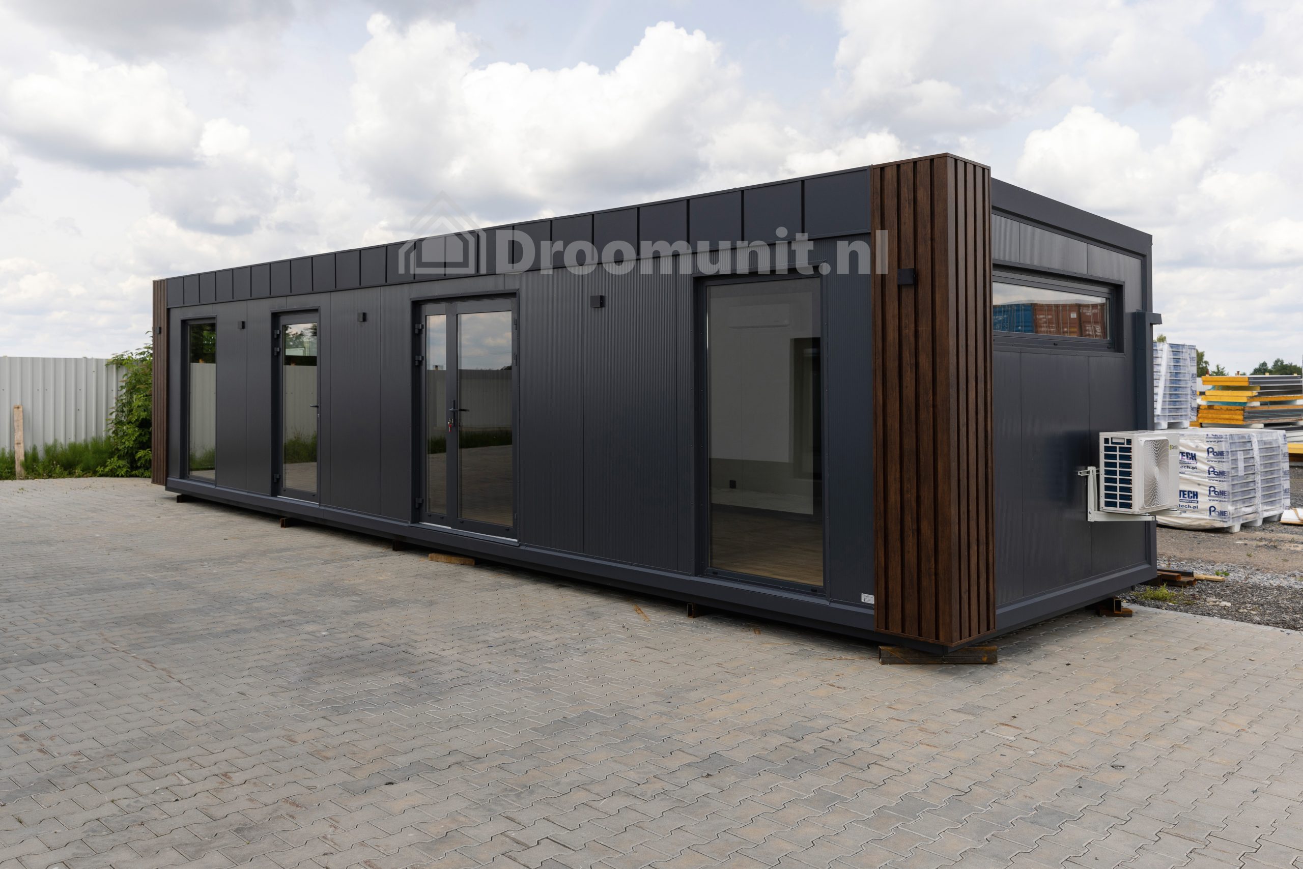 luxe_mobiele_prefab_woonunit_emmy_1_slaapkamer_afmeting_1100x300_buitenaanzicht