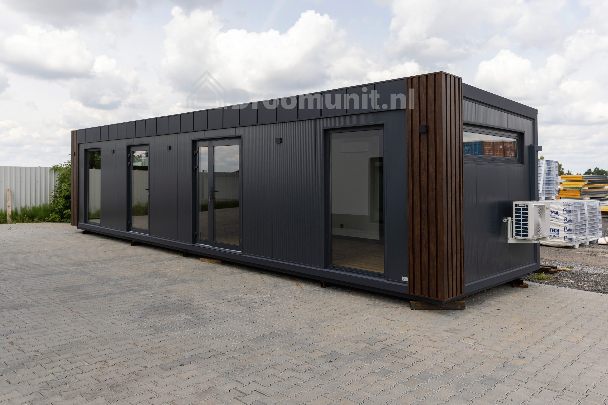 luxe_mobiele_prefab_woonunit_emmy_1_slaapkamer_afmeting_1200x300_buitenaanzicht