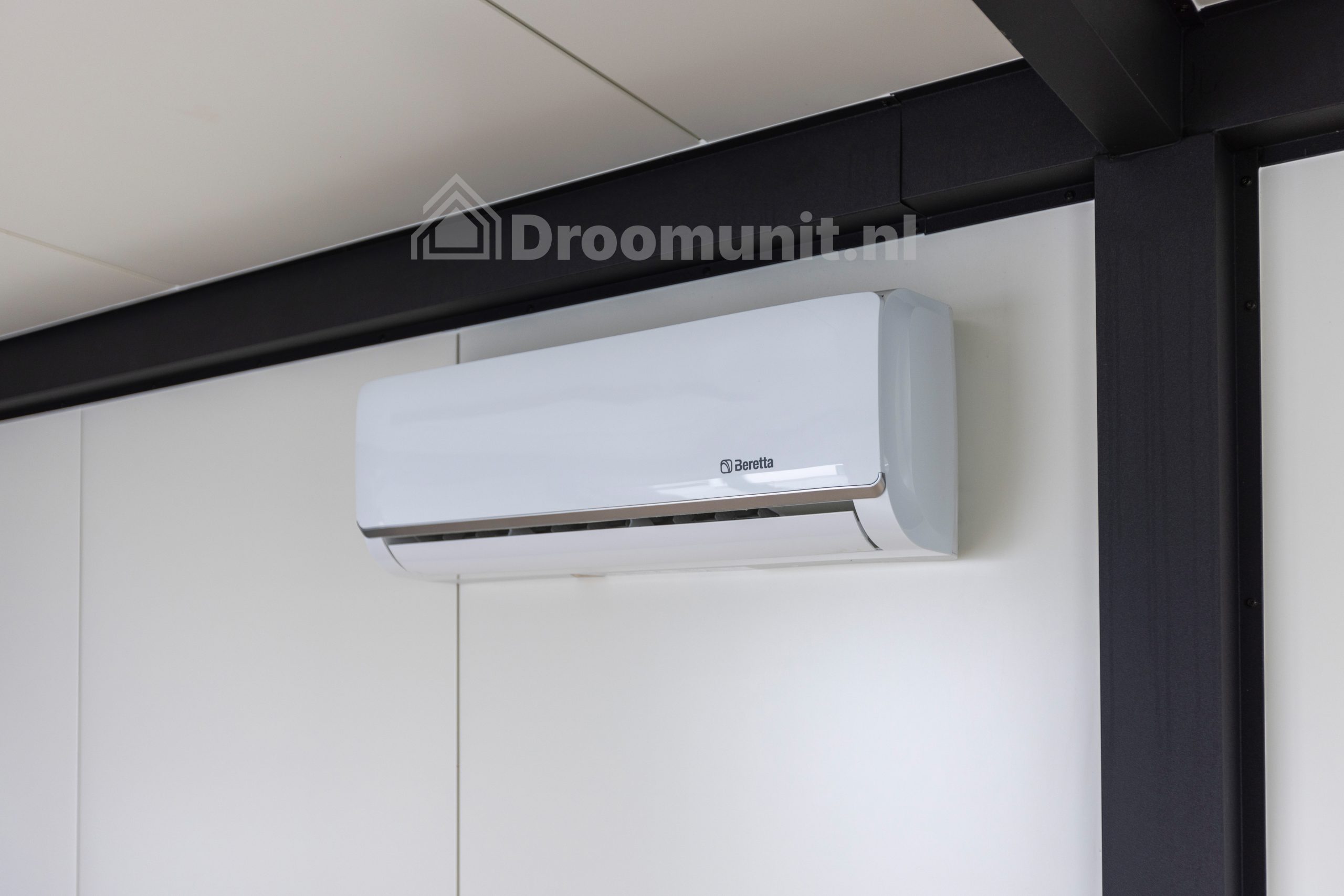 luxe_mobiele_prefab_woonunit_emmy_1_slaapkamer_afmeting_1300x300_airco_binnenunit