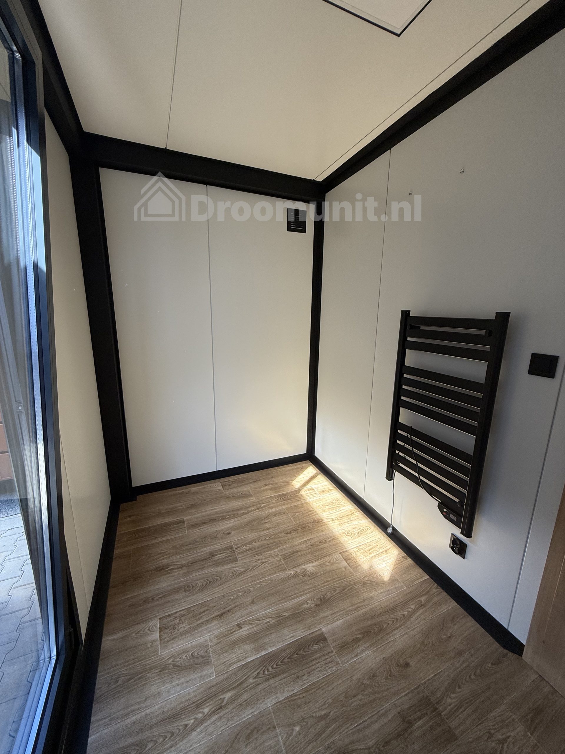 luxe_mobiele_prefab_woonunit_emmy_1_slaapkamer_afmeting_700x300_gang