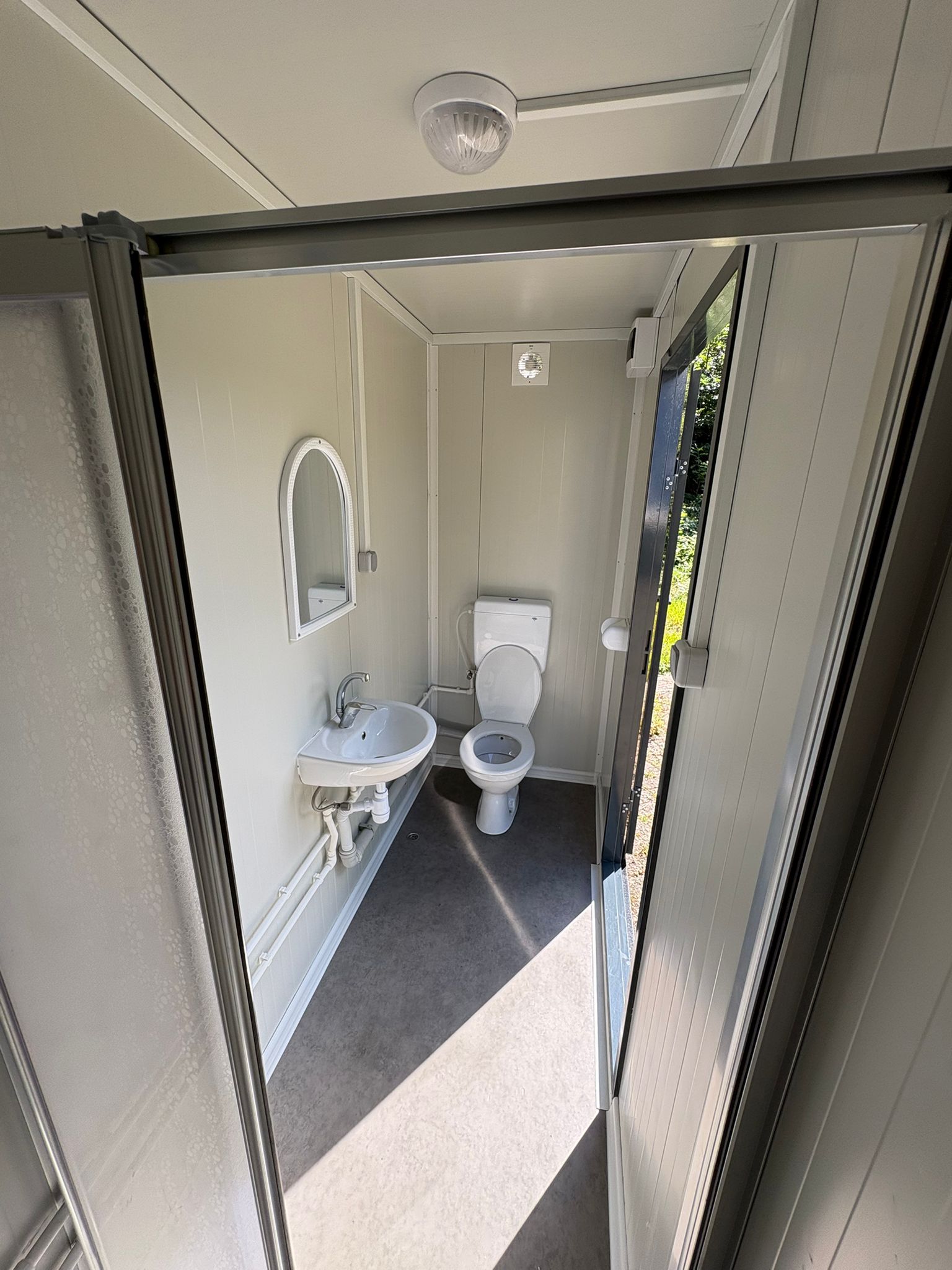 mobiele badkamer unit 2 ruimtes 17