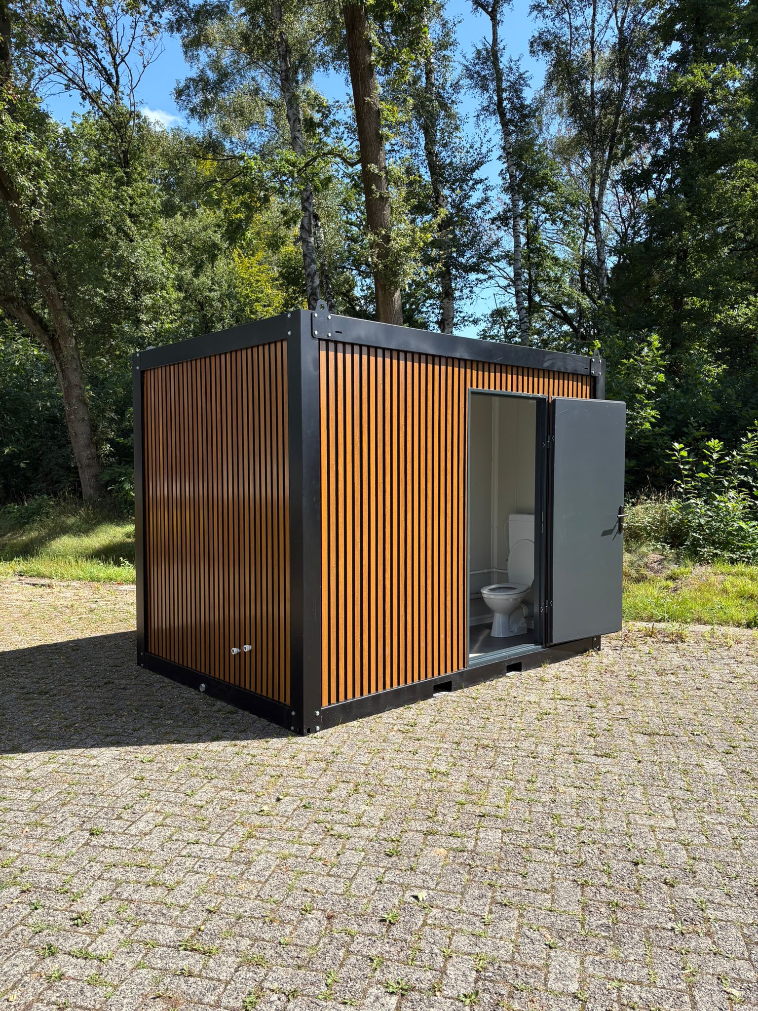 mobiele badkamer unit 4 ruimtes vooraanzicht