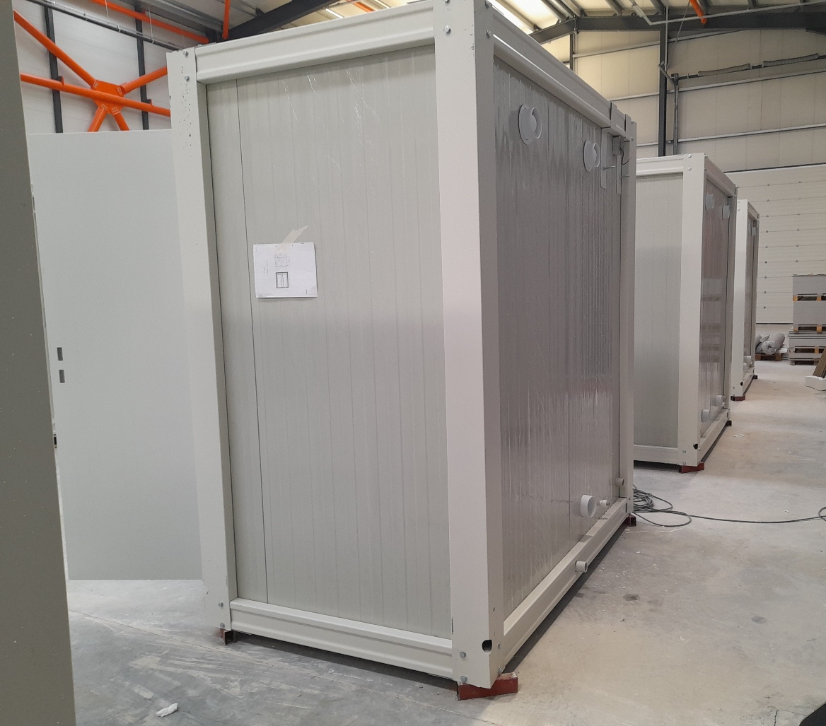 Mobiele wc- en douche unit tijdens de algemene constructiefase